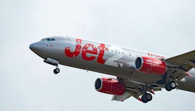 Mallorca-bound Jet2 flight forced to return to Leeds after hitting a bird