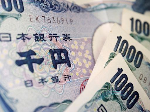 Investors scramble to get out of the way of the rising yen