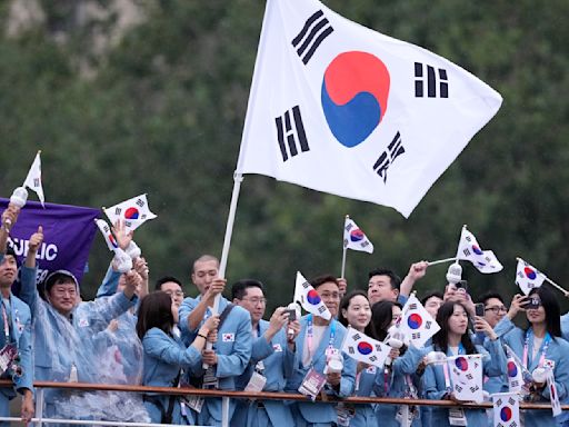 Olympic organizers 'deeply apologize' for introducing South Korea’s delegation as being from North Korea during Opening Ceremony