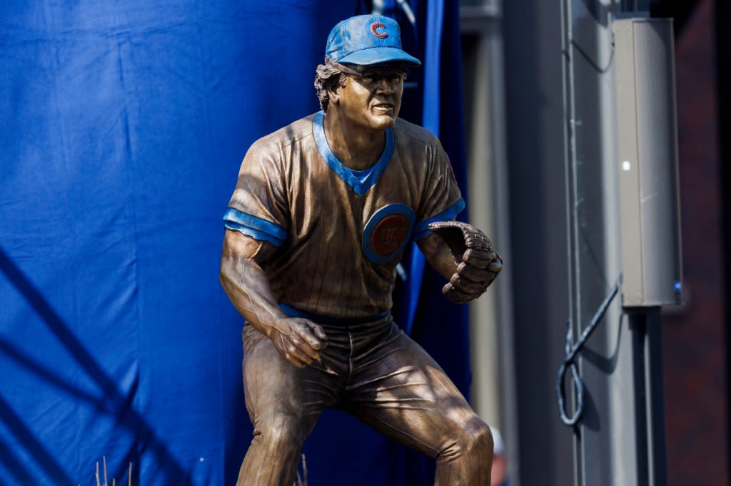 Photos: Ryne Sandberg becomes the 5th Chicago Cubs player to have a statue outside Wrigley Field