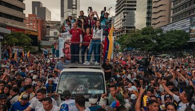 Losing Hope, Venezuelans Vow to Leave Their Country if Maduro Wins