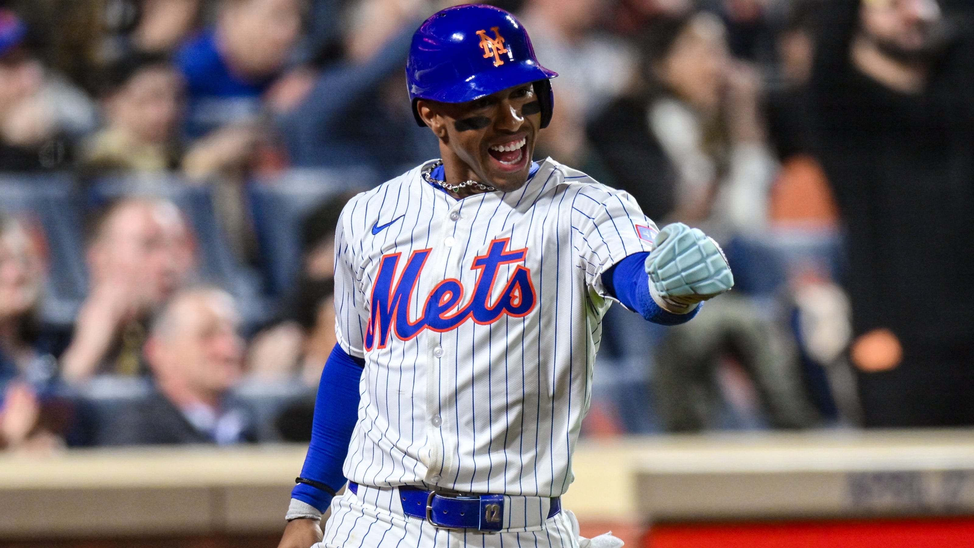 Francisco Lindor exits early in Mets' game vs. Cubs with illness