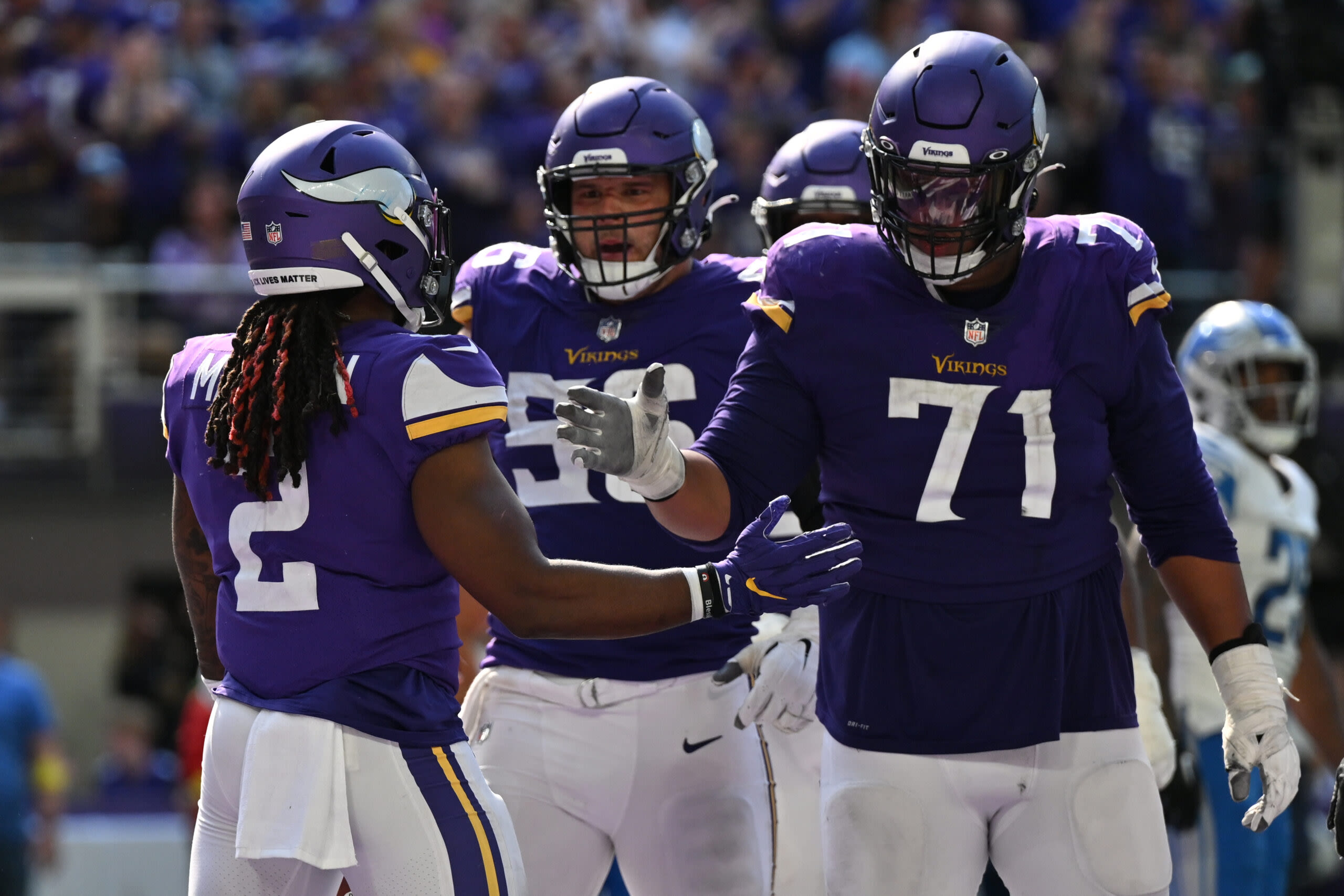 Vikings offensive line received high PFF grade for 2023 season