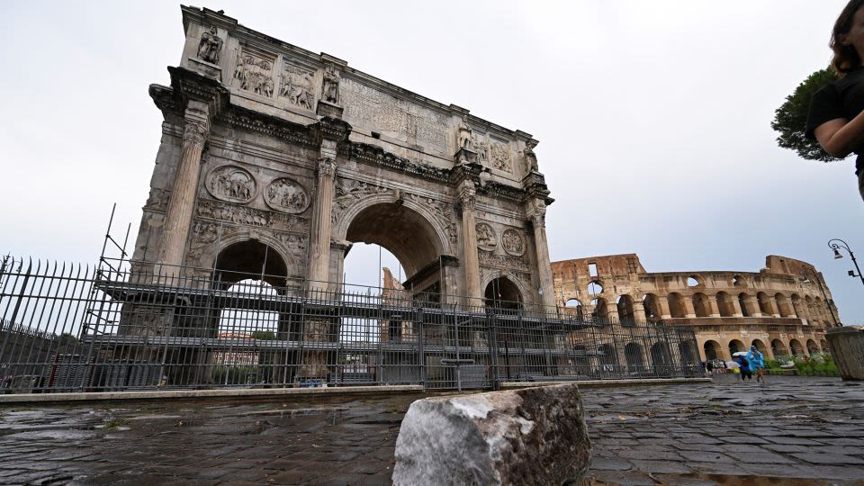 Lightning strike damages Rome’s ancient Arch of Constantine