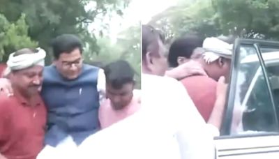 Delhi Rains: SP MP Ramgopal Yadav Avoids Stepping Into Flooded Water, Gets Lifted By Supporters To Get ...