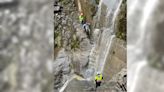 登山驚魂！阿里山眠月線大雨崩塌形成「瀑布」 20人受困被救出