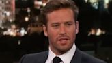 Armie Hammer é ‘grato’ por por acusações de canibalismo; entenda