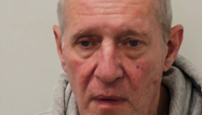 Manhunt launched after prisoner absconds from London hospital