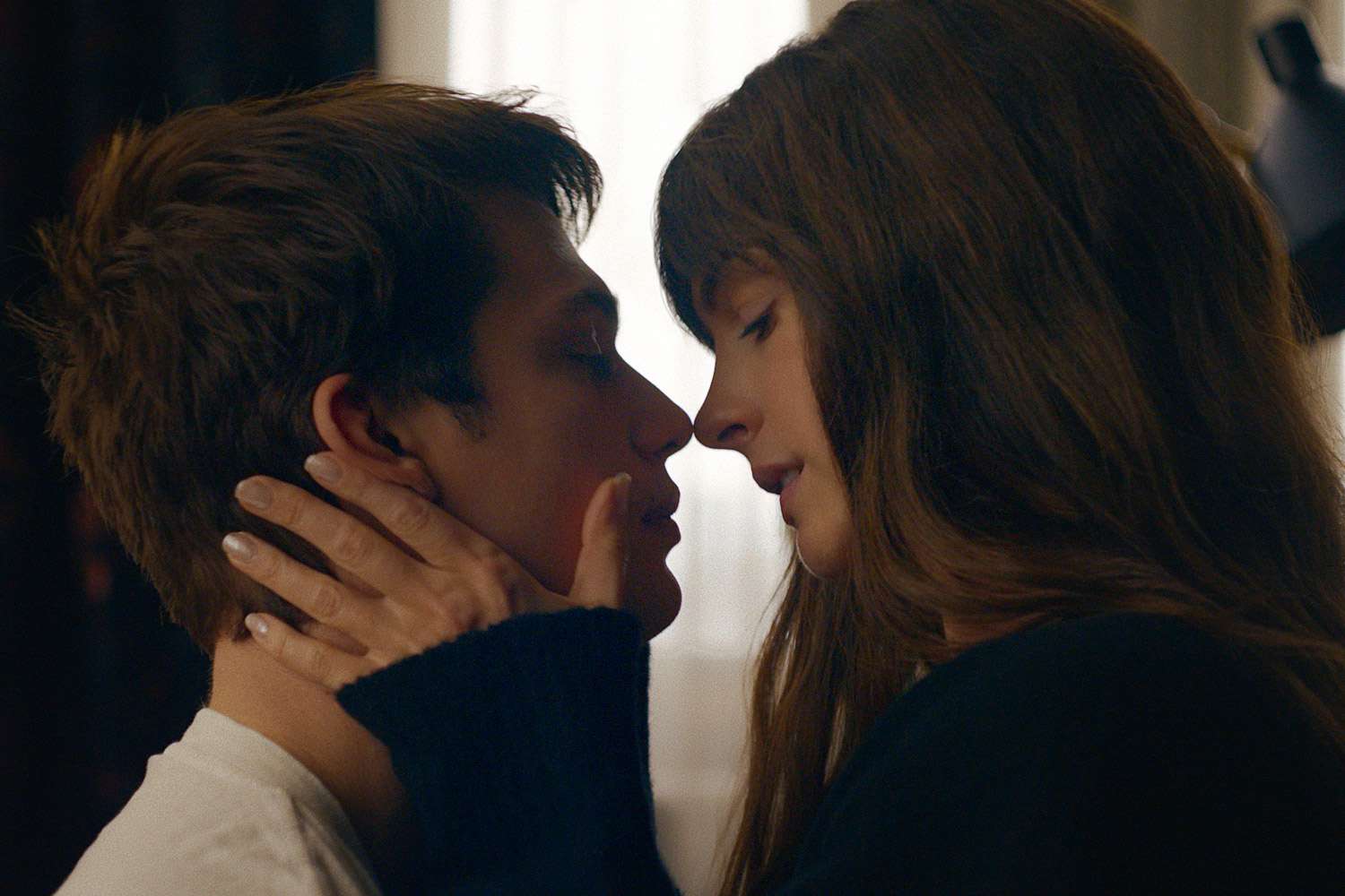 Anne Hathaway and Nicholas Galitzine smolder in 'The Idea of You'