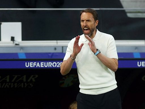 Pressure on Gareth Southgate to make changes after painfully familiar struggles from ragged England