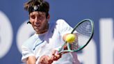 Antes del debut en Roland Garros, el argentino Tomás Etcheverry se clasificó a la final de Lyon y buscará su primer título