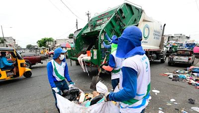 20 toneladas de basura se recogen al día en el sector del ‘mall del piso’, en el suburbio de Guayaquil