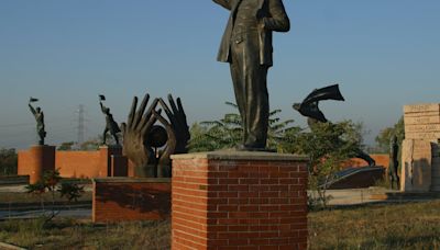 Budapest confronts traumatic Soviet past with a walk in the park