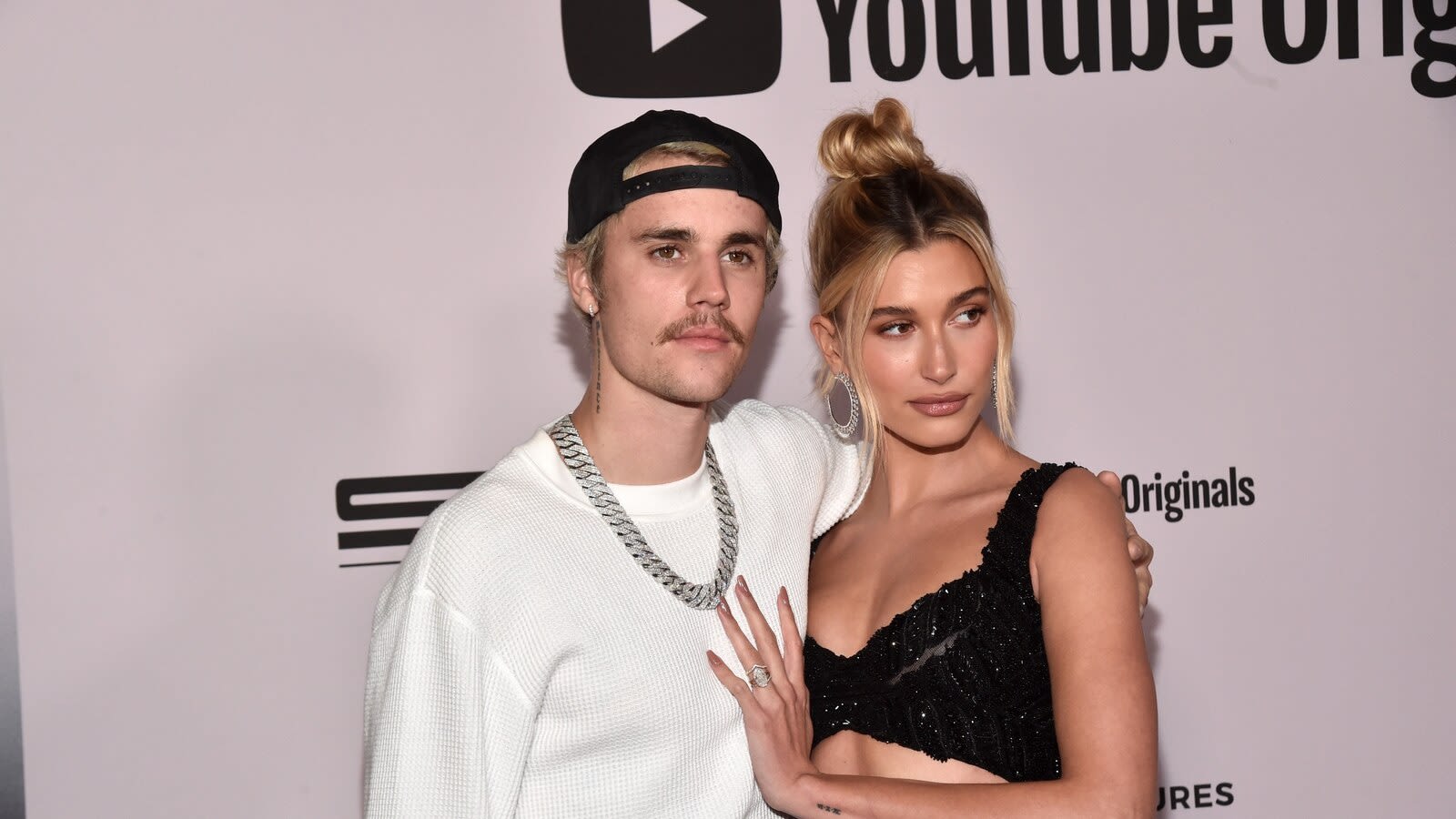 Justin Bieber shares sweet new photos with pregnant wife Hailey