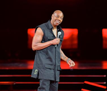 El comediante Dave Chappelle llama a la guerra entre Israel y Hamas un “genocidio”