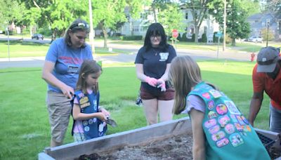 Girl Scouts help garden project take root at Aurora church