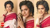 Meenakshi Seshadri on Indian 'shringaar', simplicity of saree: 'Intrinsic to culture of feminity' | Hindi Movie News - Times of India