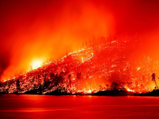 Thompson Fire in Northern California forces thousands to evacuate as blaze rages uncontained