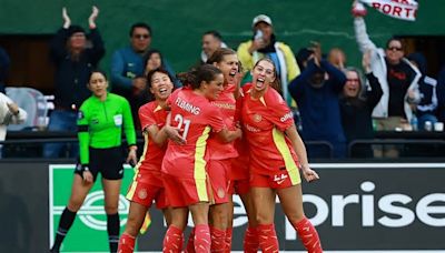 Video: Burnaby's Christine Sinclair made NWSL history with this goal