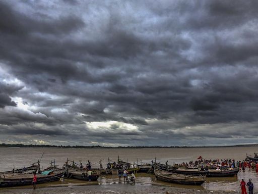 IMD alerts several districts in Bihar amid heavy rain, flash flood possibility