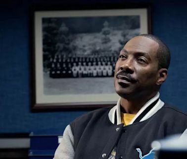 “Un desfile de clichés”: el nostálgico (y cuestionado) regreso de Eddie Murphy como un detective suelto en Hollywood - La Tercera