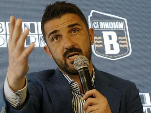 El ex del Sporting David Villa celebra al ascenso del CF Benidorm a falta de tres jornadas
