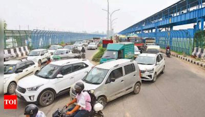 Kanwar yatra curbs: Two lanes shut in Kalindi Kunj, no cars on Delhi-Meerut Expressway from today; brace for traffic impact | Delhi News - Times of India