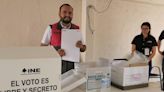 Cinco residentes de Cancún, primeros en ejercer voto anticipado en QR