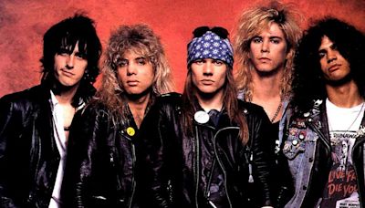 El ex baterista de los Guns N’Roses reveló que dos de sus compañeros lo iniciaron en la heroína