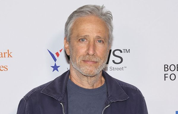 Jon Stewart Pops Up on ‘Jimmy Kimmel Live!’ During Night Off From ‘Daily Show’