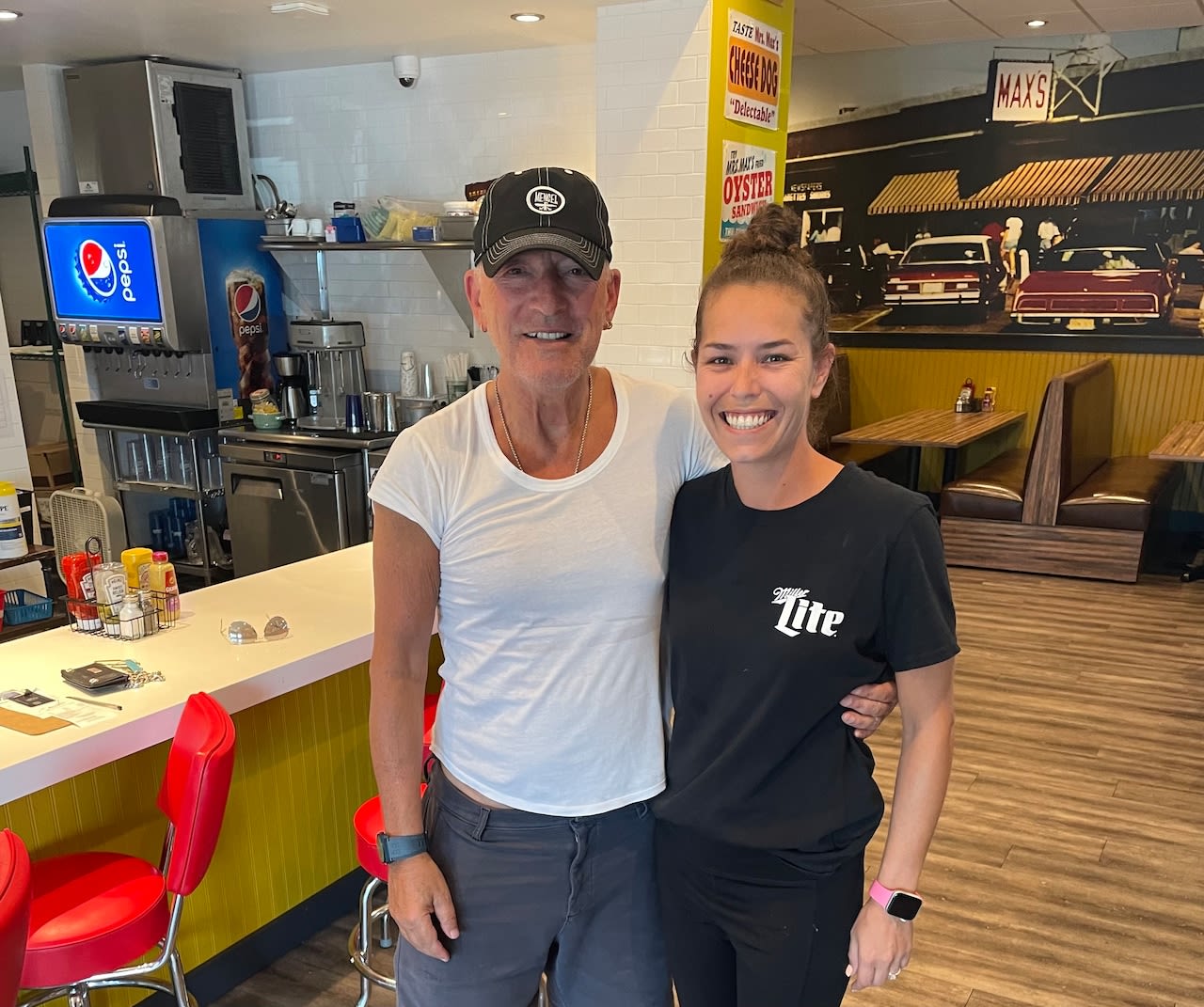 Bruce Springsteen stops at Jersey Shore hot dog spot to grab 5 dozen ‘to go’