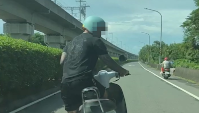 台南騎士攔車畫面曝！拿安全帽敲碎擋風玻璃 駕駛嚇壞急報警