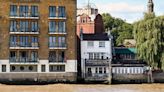 Idyllic beach in major UK city with ‘skyline views’ is hidden by ancient pub