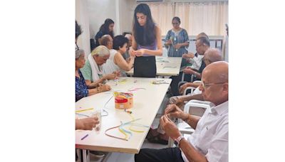 This Mumbai-based teenager is teaching art to senior citizens