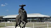 Con monumental altar recuerdan a Vicente Fernández: 72.000 flores y 2.000 veladoras