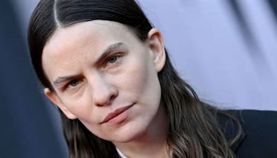 Chi è Eliot Sumner, la figlia non-binary di Sting e Trudie Styler vista in “Ripley”