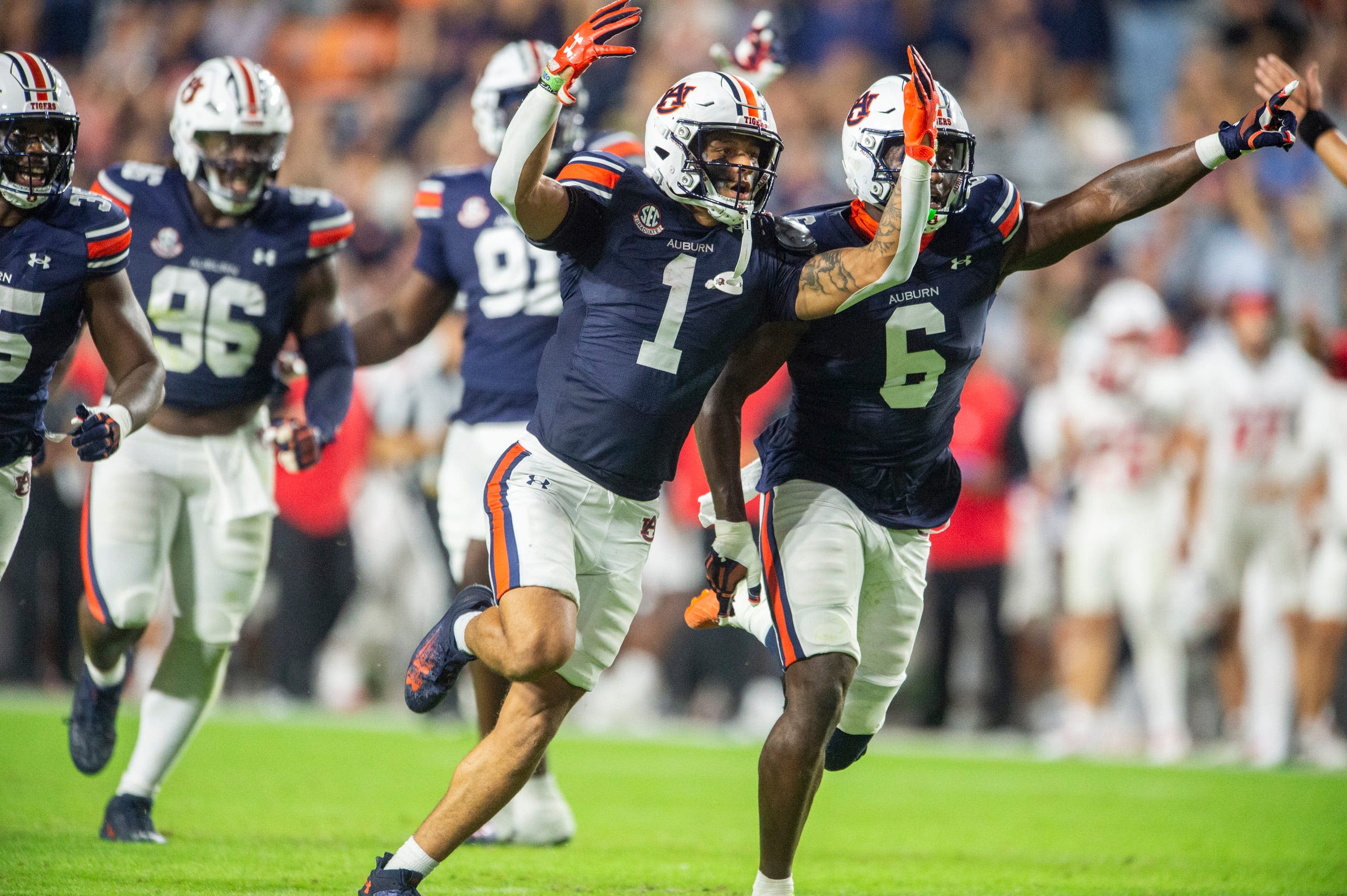 Auburn football rolls past New Mexico as Hank Brown throws for 4 TDs in first start