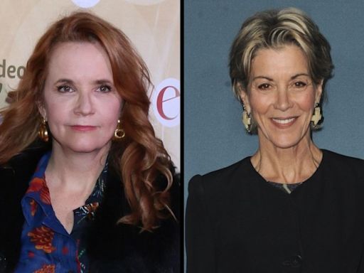 Lea Thompson and Wendie Malick to Head The Chicken Sisters Adaptation at Hallmark