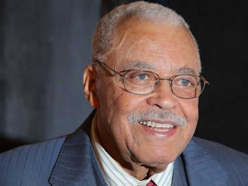 Fallece James Earl Jones, el célebre actor que le prestó su voz a Darth Vader