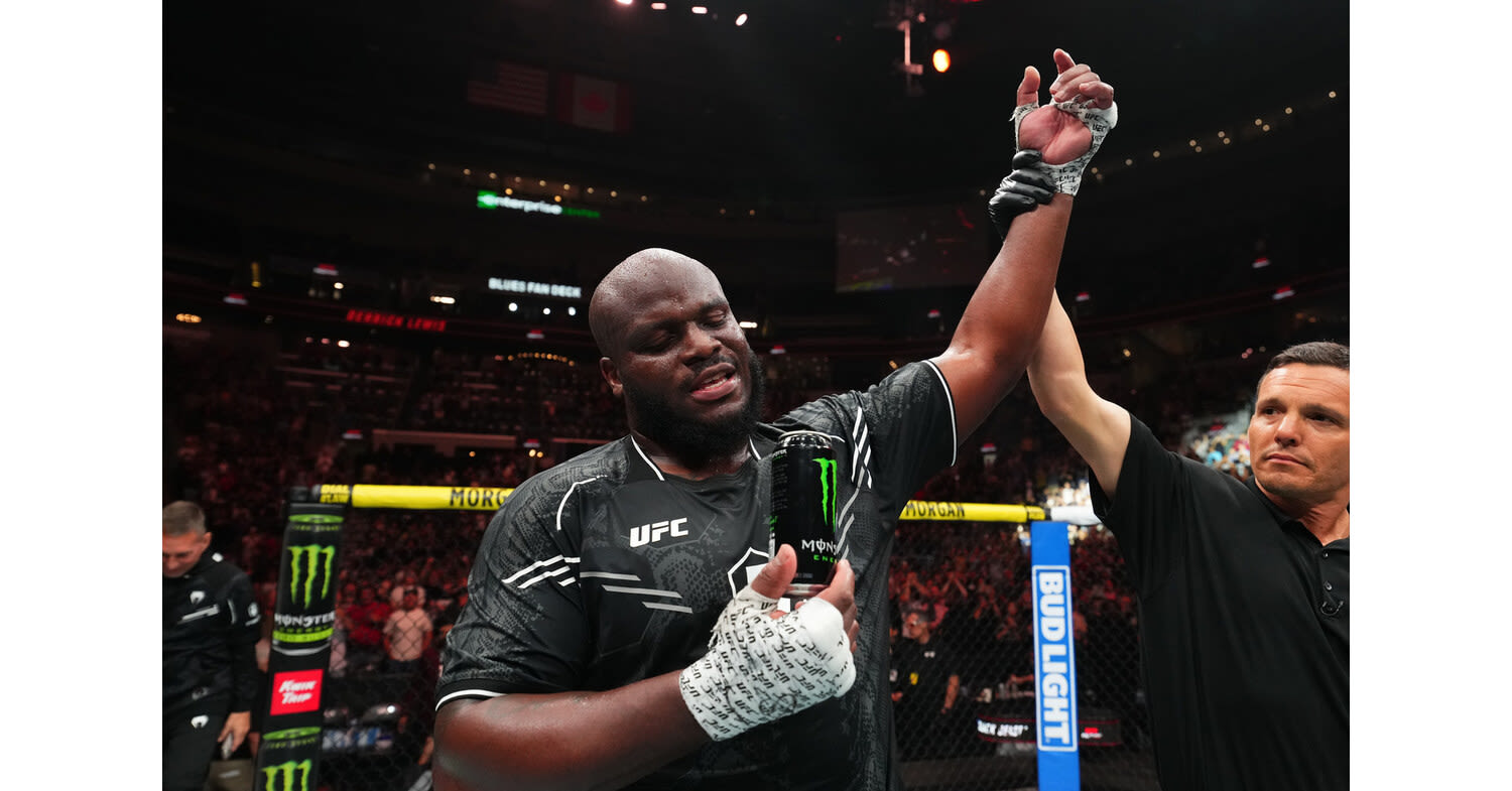 Monster Energy's Derrick Lewis Knocks Out Rodrigo Nascimento at UFC Fight Night