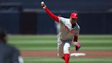 Taijuan Walker makes a slick behind-the-back catch in his Phillies season debut