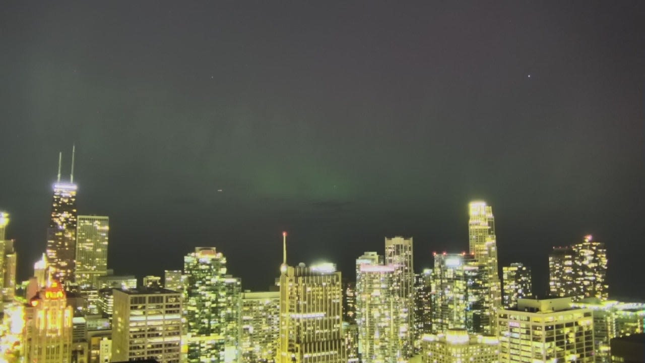 Northern Lights spotted over Chicago amid severe solar storm