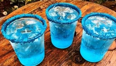 Riesgos del consumo de bebidas azules con alcohol