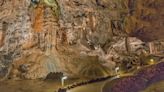 Una de las cuevas más impresionantes de España está en León: cascadas, un río y siete salas a lo largo de más de un kilómetro