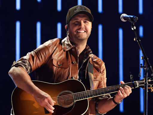 Luke Bryan Shares Nostalgic Reminder Of The Early Years Of His Career Playing Honky Tonks | iHeartCountry Radio