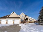 592 Beacon Cir, Grand Forks ND 58201