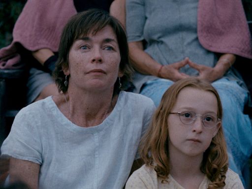 Julianne Nicholson is terrific as the mom in ‘Janet Planet.’ What is she doing right?