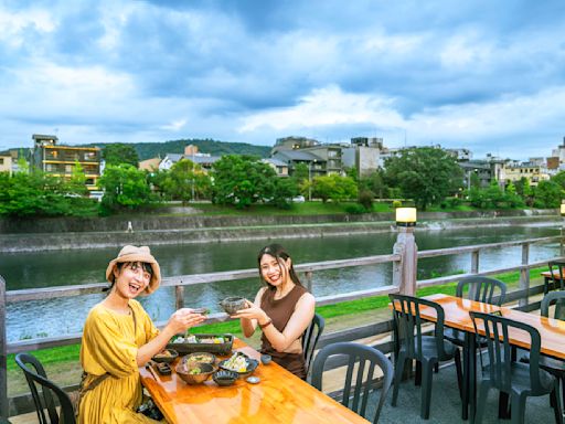 京都夏夜生活散步2提案 鴨川納涼美食與寺町京極商店街夜飲喫茶 feat. JINS眼鏡