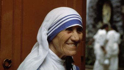 Madre Teresa de Calcuta: cuáles fueron sus milagros, cuál es su historia y cómo es la frase que se le reza