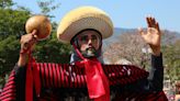 Salen los Parachicos en la fiesta de Chiapa de Corzo, Chiapas